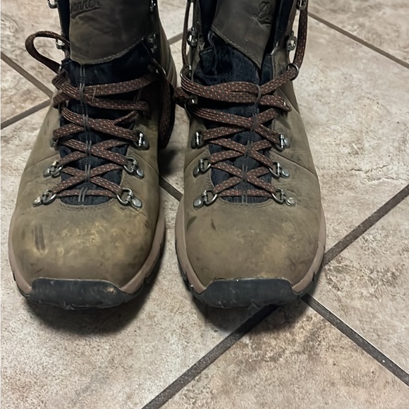 Men’s danner hiking boots size 11.5 only worn a couple times main image 4